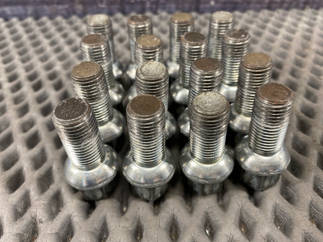 Комплект колесных болтов, 3210 рублей, Красноярск