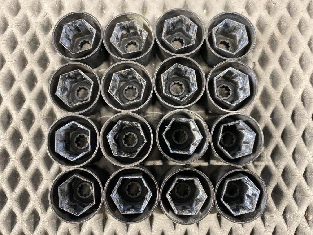 Комплект колесных болтов, 3210 рублей, Красноярск