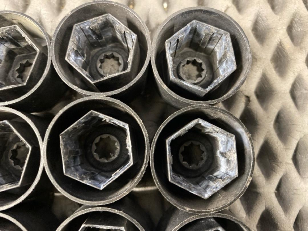 Комплект колесных болтов, 3210 рублей, Красноярск