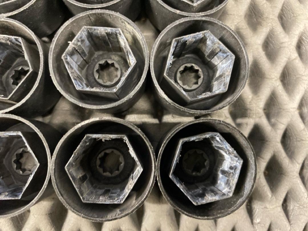 Комплект колесных болтов, 3210 рублей, Красноярск