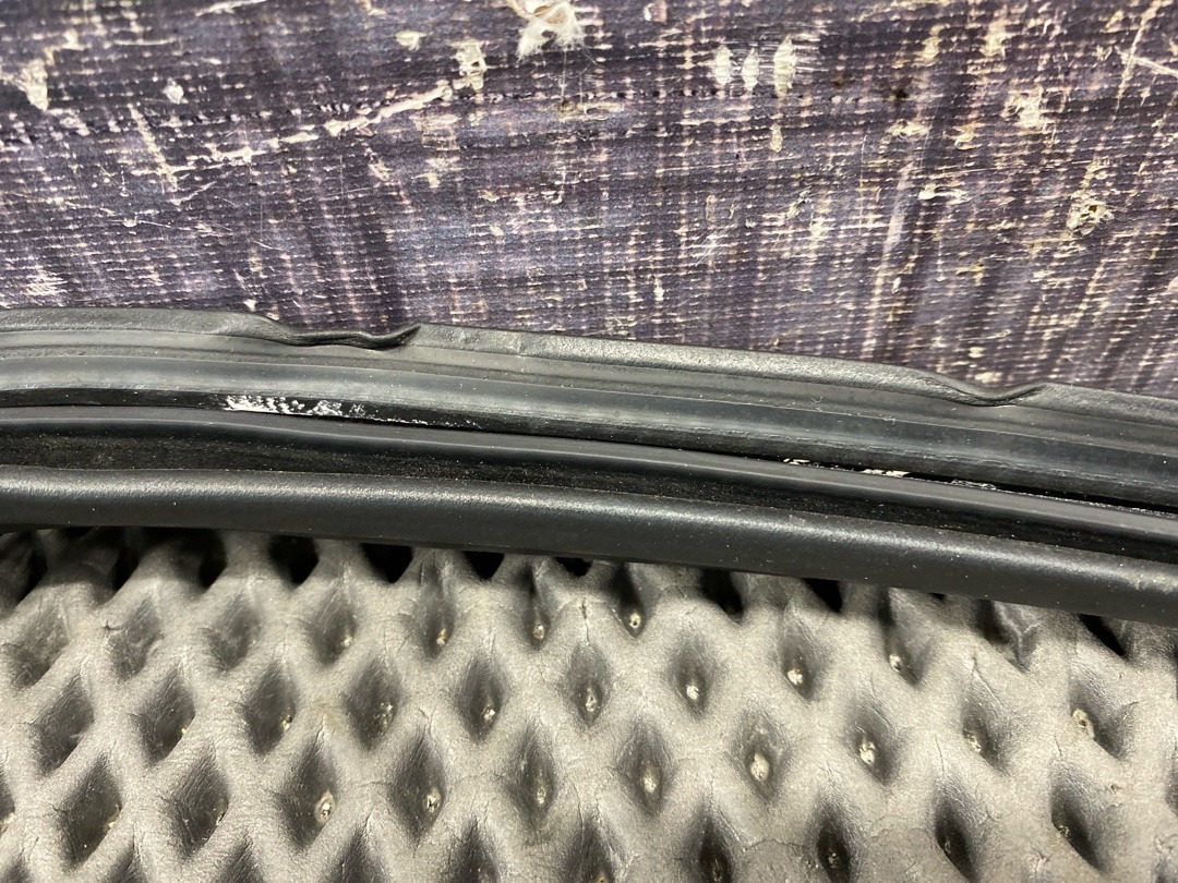 Уплотнитель крышки багажника, 1930 рублей, Красноярск