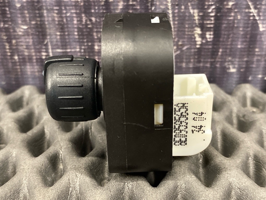 Кнопка регулировки зеркал, 1340 рублей, Красноярск