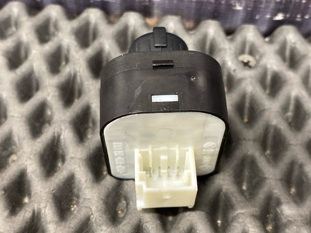 Кнопка регулировки зеркал, 1340 рублей, Красноярск