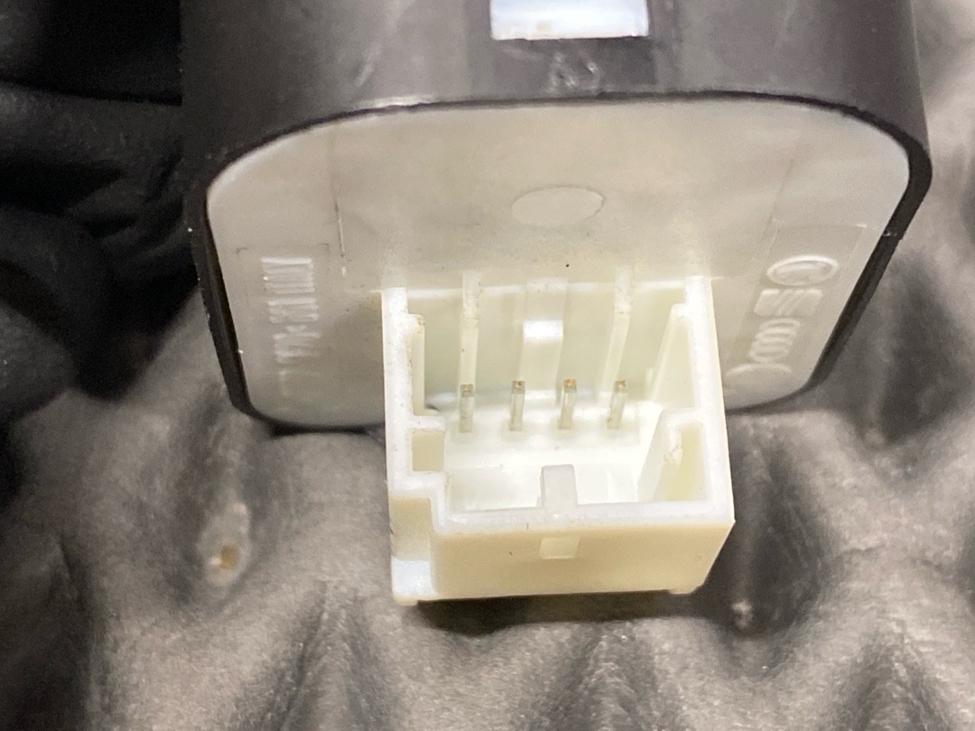 Кнопка регулировки зеркал, 1340 рублей, Красноярск