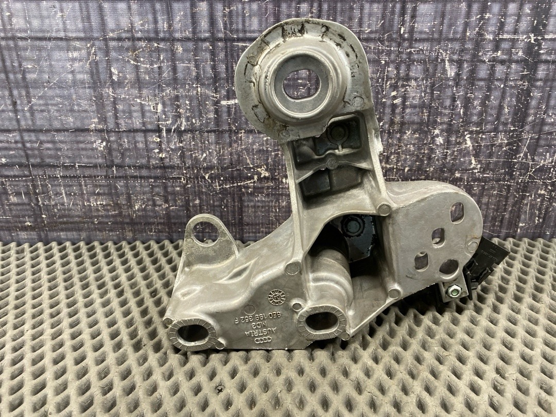 Кронштейн двигателя, 1110 рублей, Красноярск