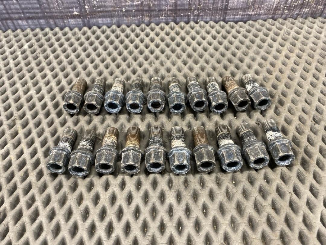 Комплект колесных болтов, 3340 рублей, Красноярск