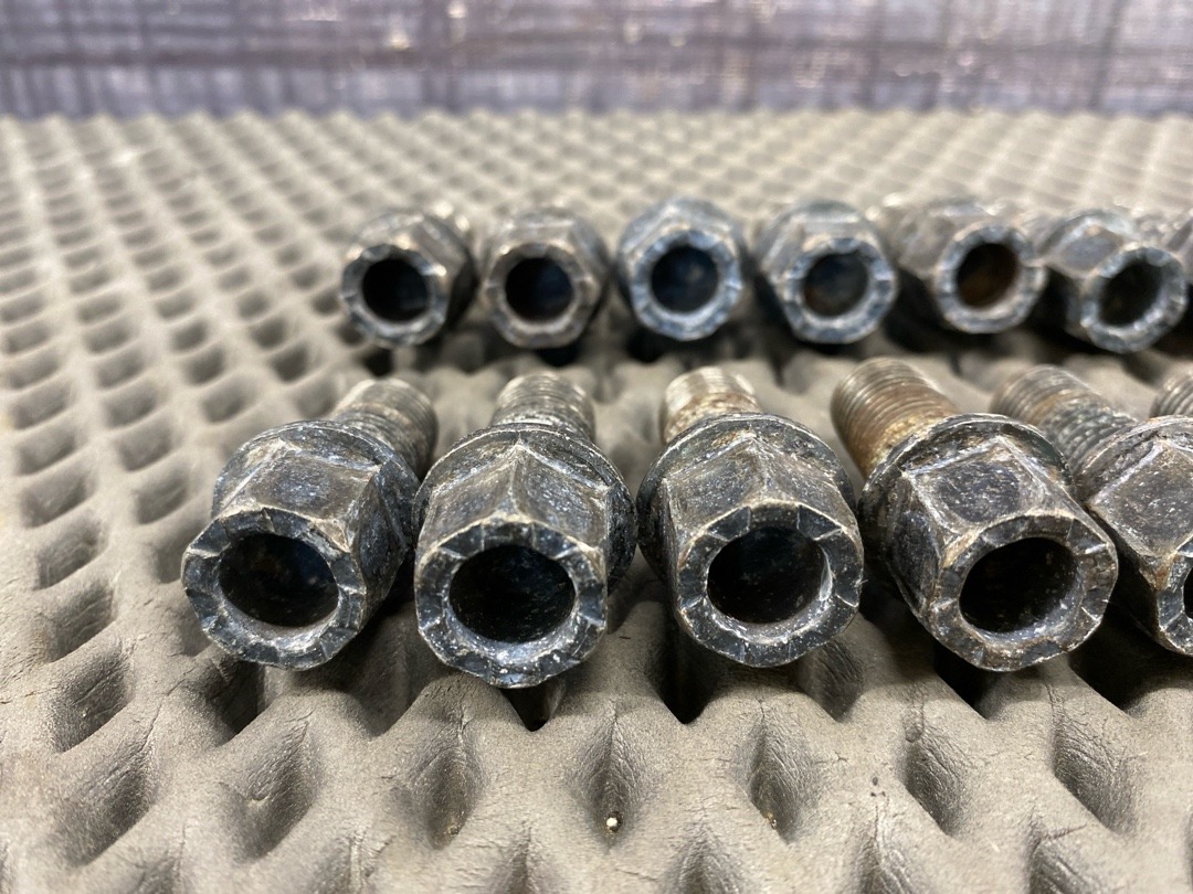 Комплект колесных болтов, 3340 рублей, Красноярск