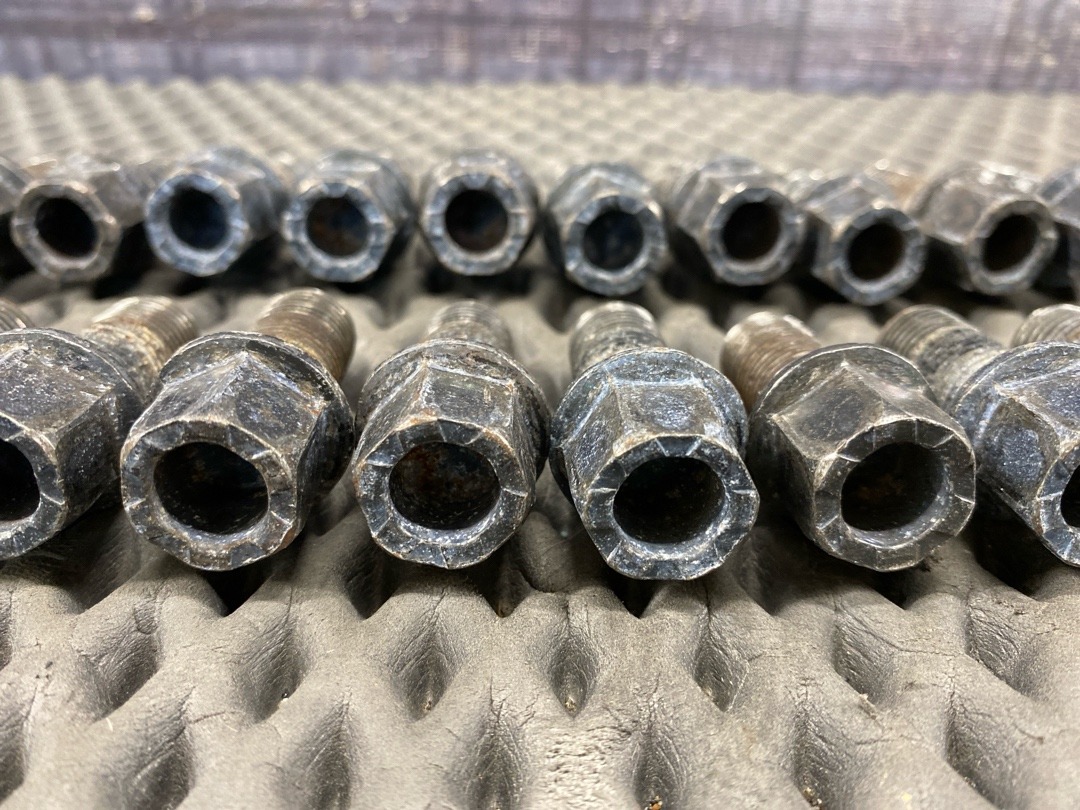 Комплект колесных болтов, 3340 рублей, Красноярск