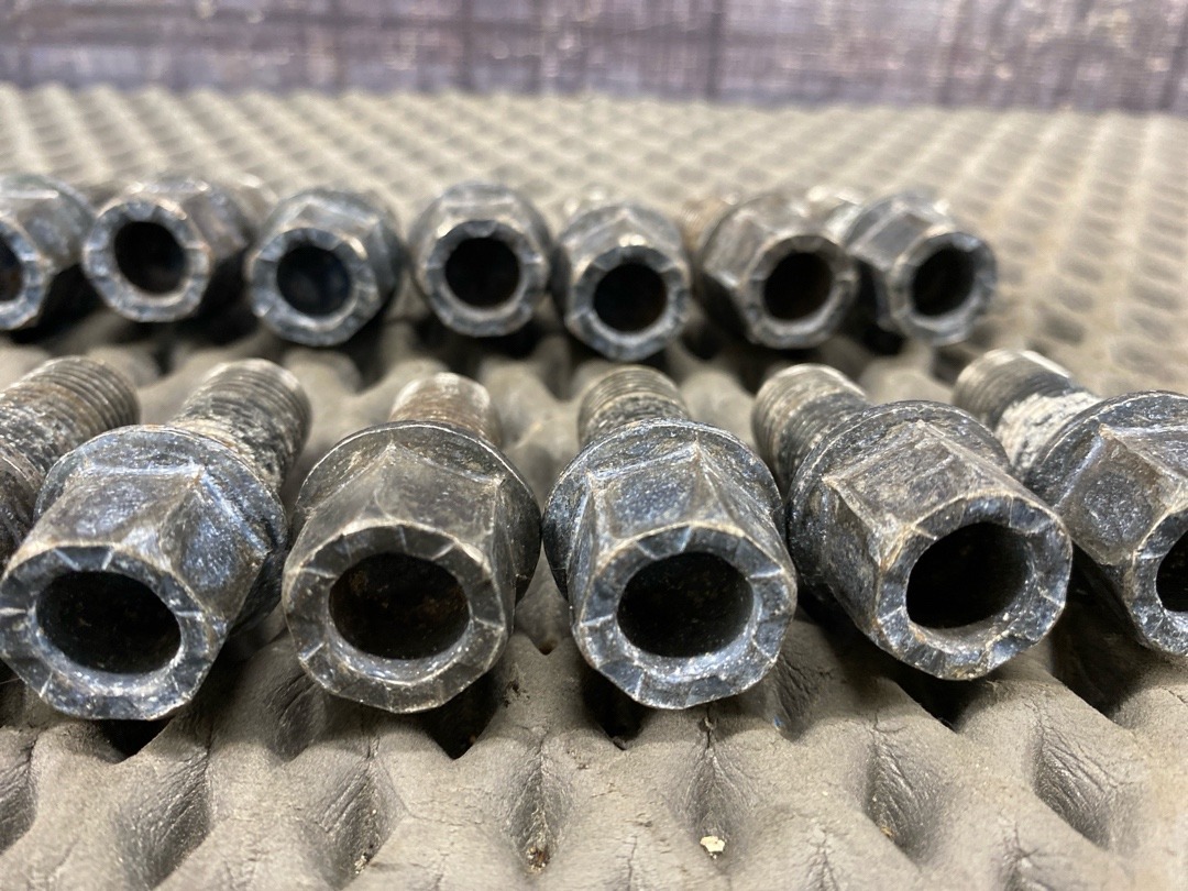 Комплект колесных болтов, 3340 рублей, Красноярск