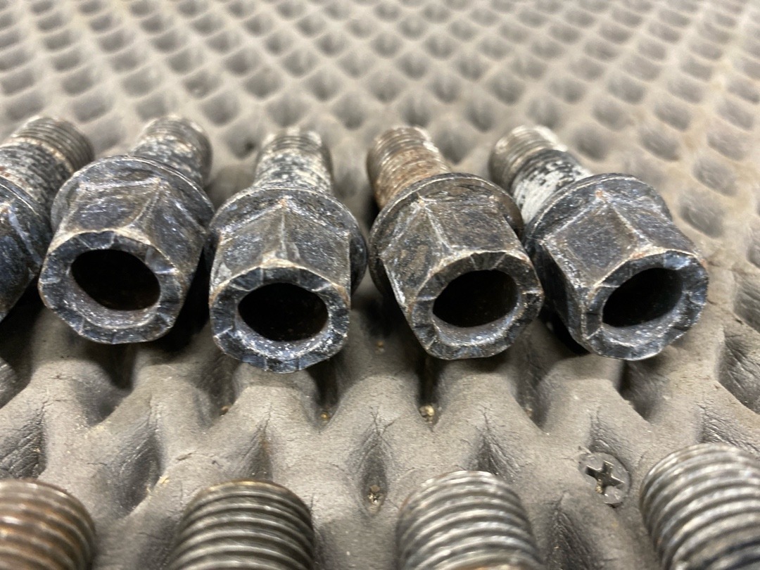 Комплект колесных болтов, 3340 рублей, Красноярск