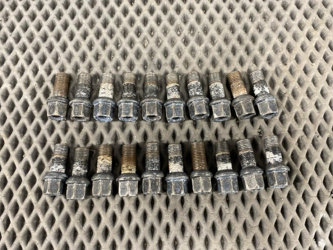 Комплект колесных болтов, 3340 рублей, Красноярск