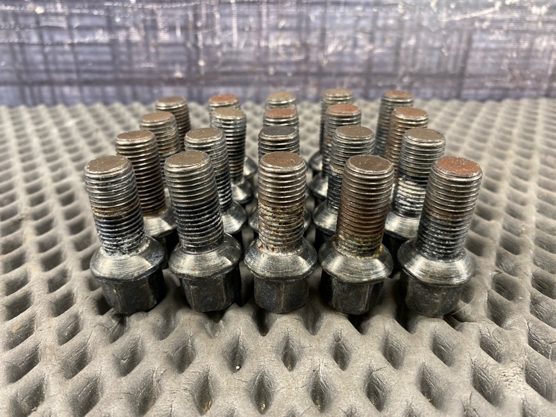 Комплект колесных болтов, 3340 рублей, Красноярск