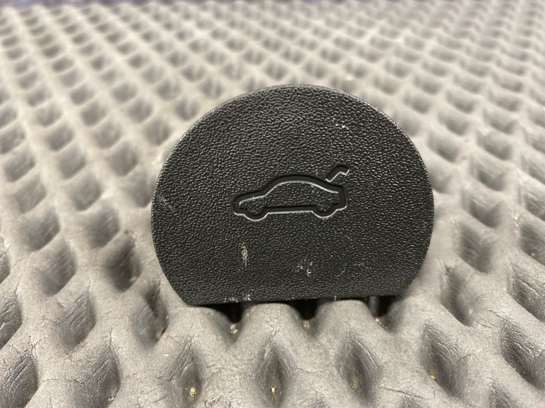 Обшивка крышки багажника, 1940 рублей, Красноярск