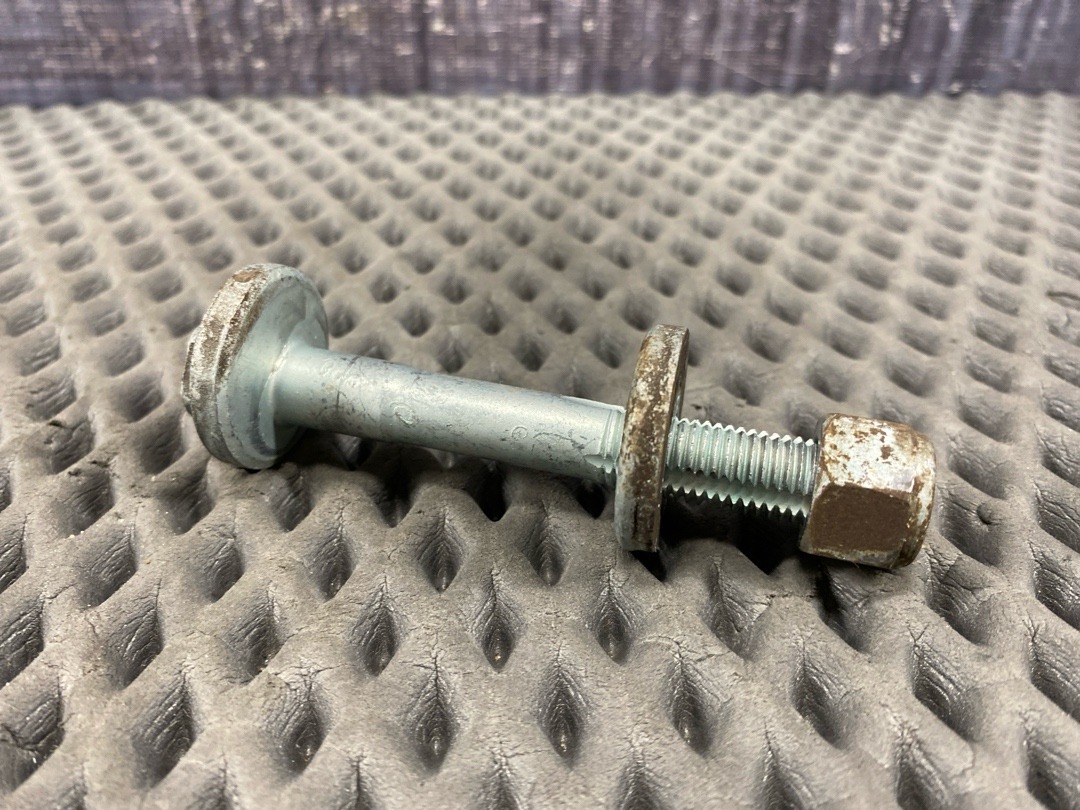 Болт развальный, 820 рублей, Красноярск