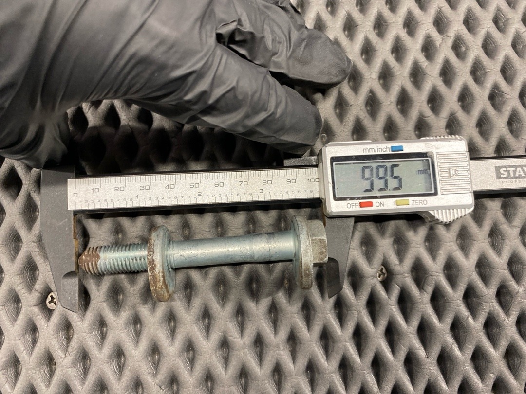 Болт развальный, 820 рублей, Красноярск