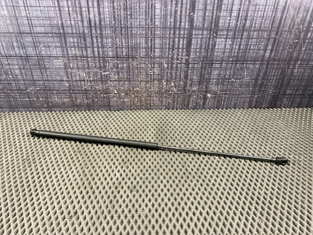 Амортизатор капота, 910 рублей, Красноярск