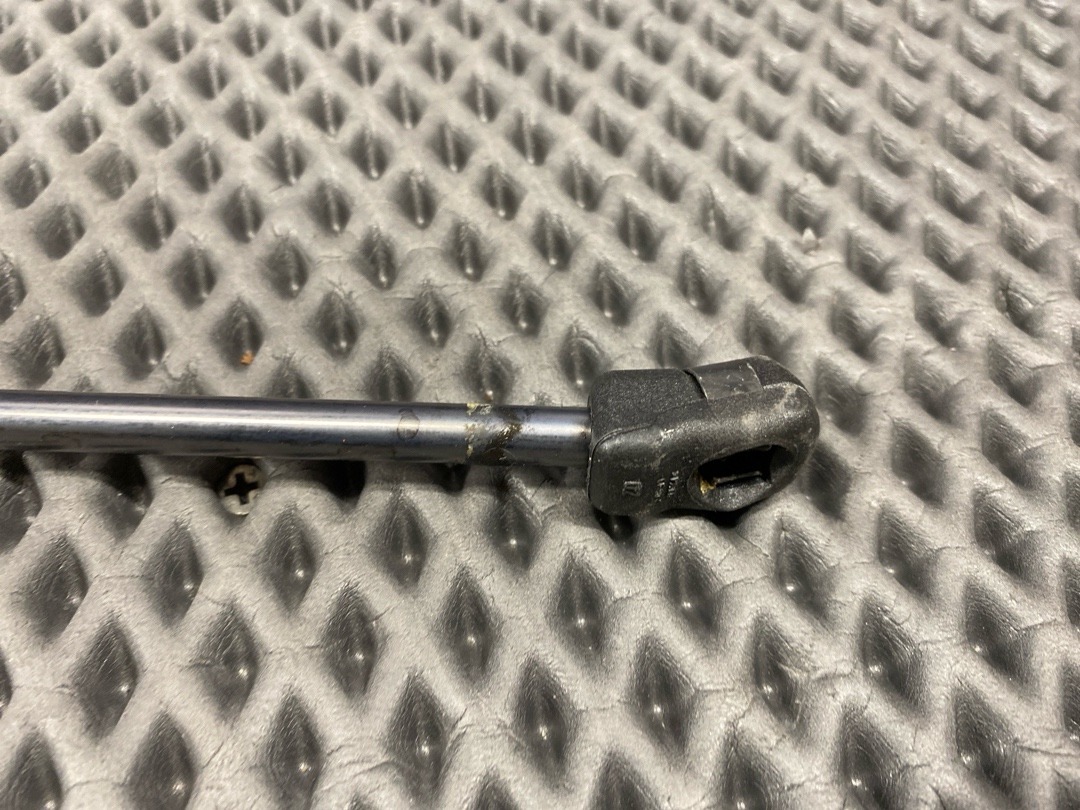 Амортизатор капота, 910 рублей, Красноярск