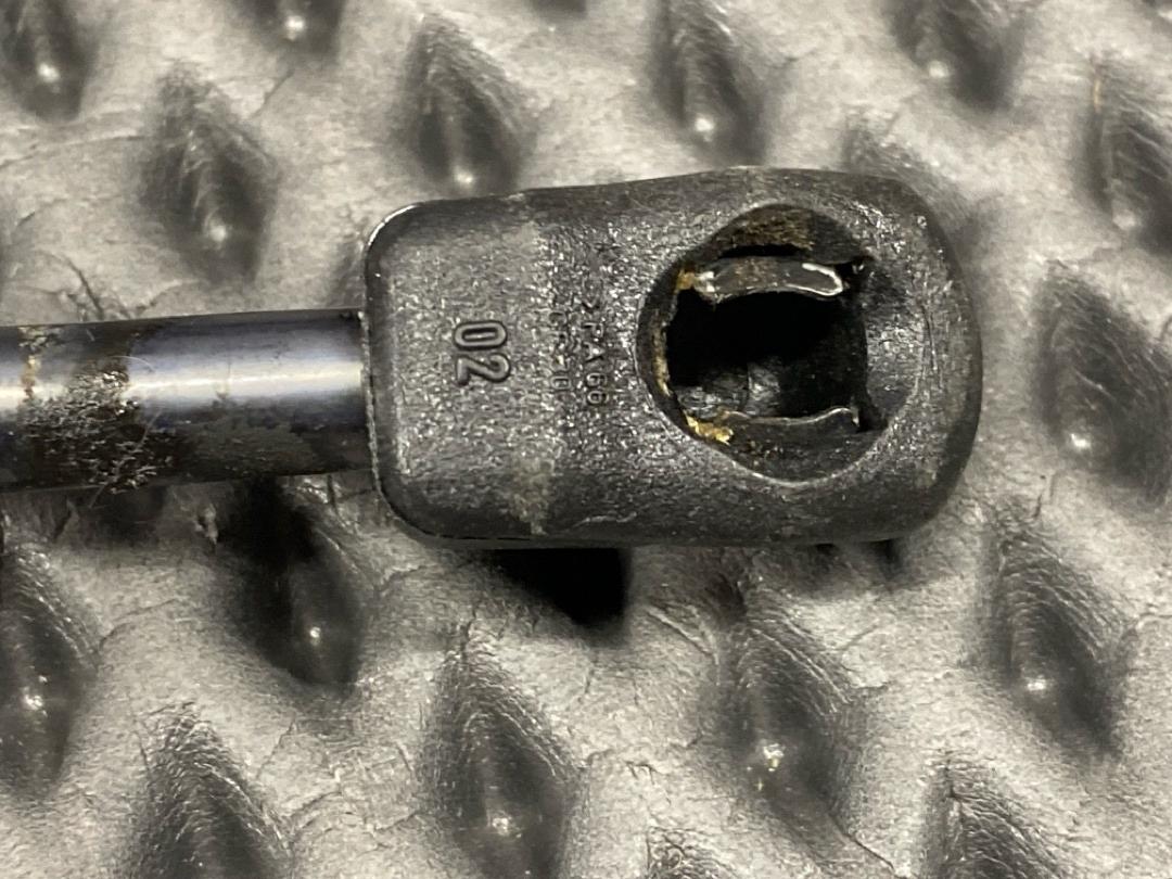 Амортизатор капота, 910 рублей, Красноярск