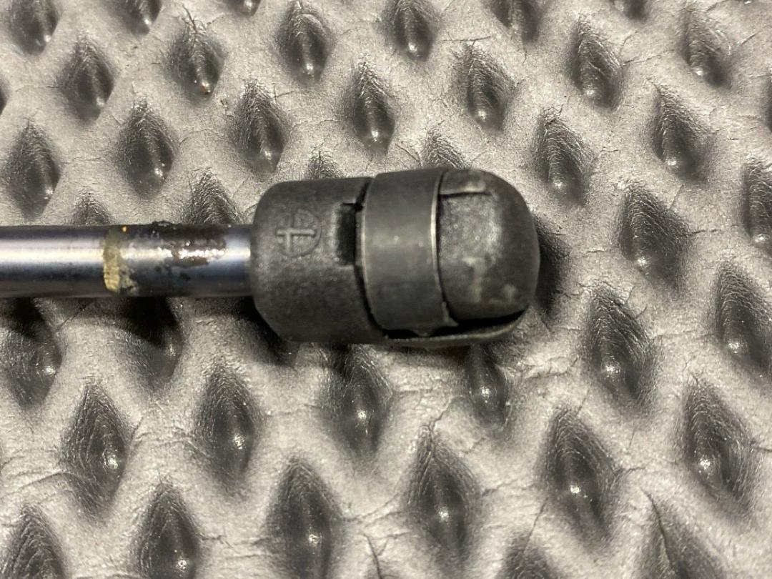 Амортизатор капота, 910 рублей, Красноярск