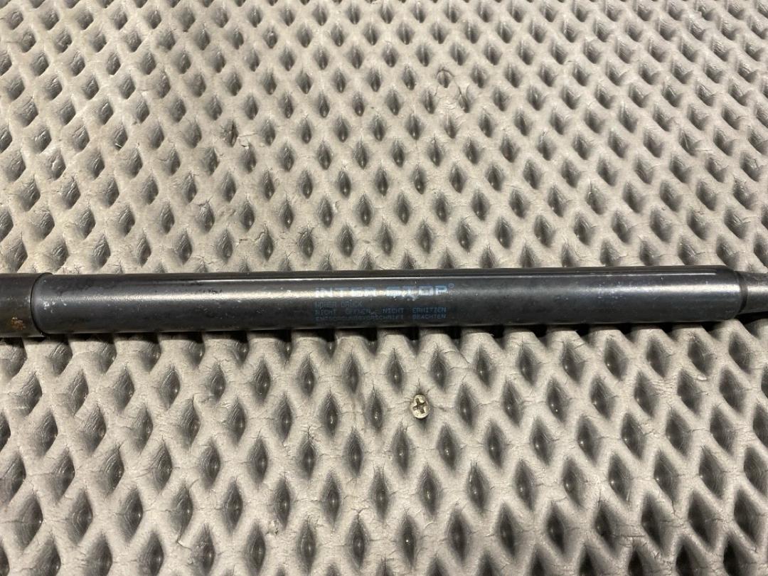 Амортизатор багажника, 650 рублей, Красноярск