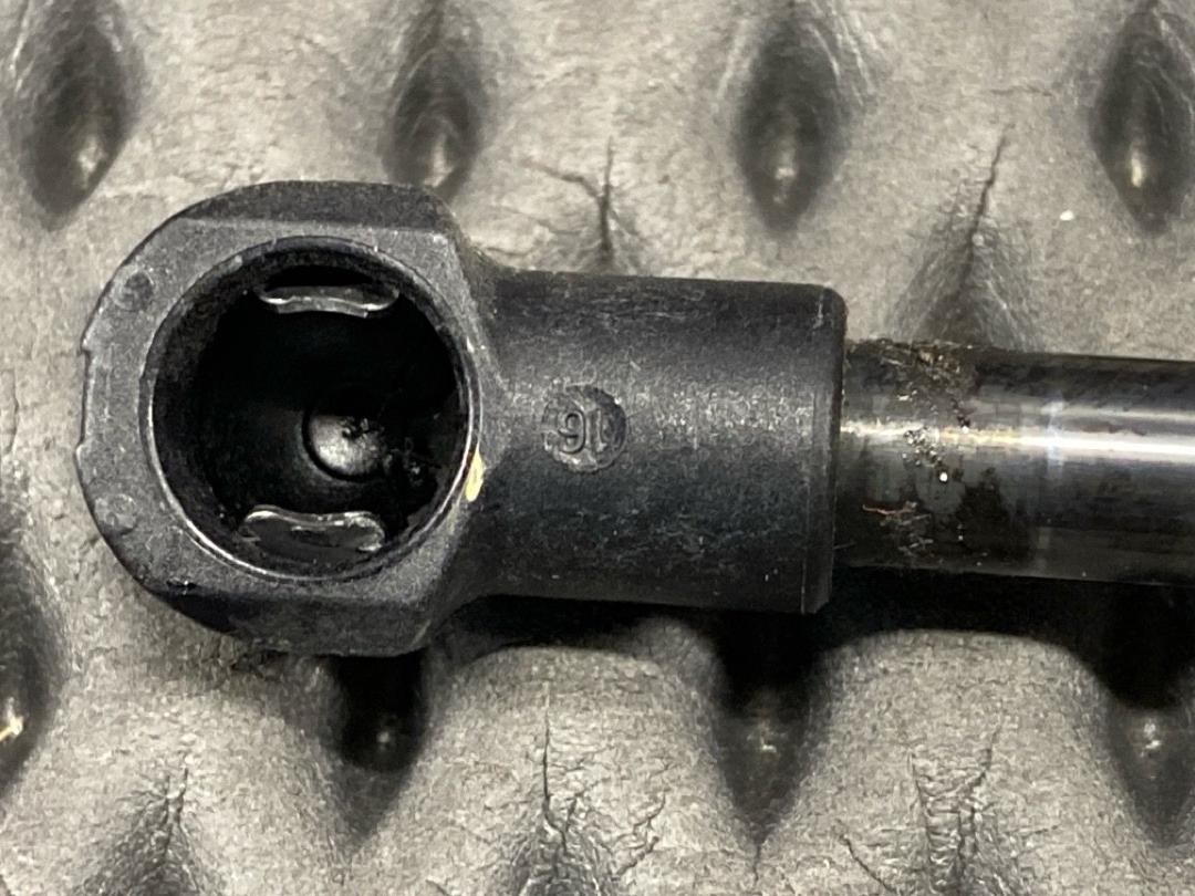 Амортизатор багажника, 650 рублей, Красноярск