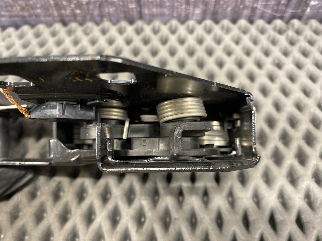 Замок капота, 1920 рублей, Красноярск