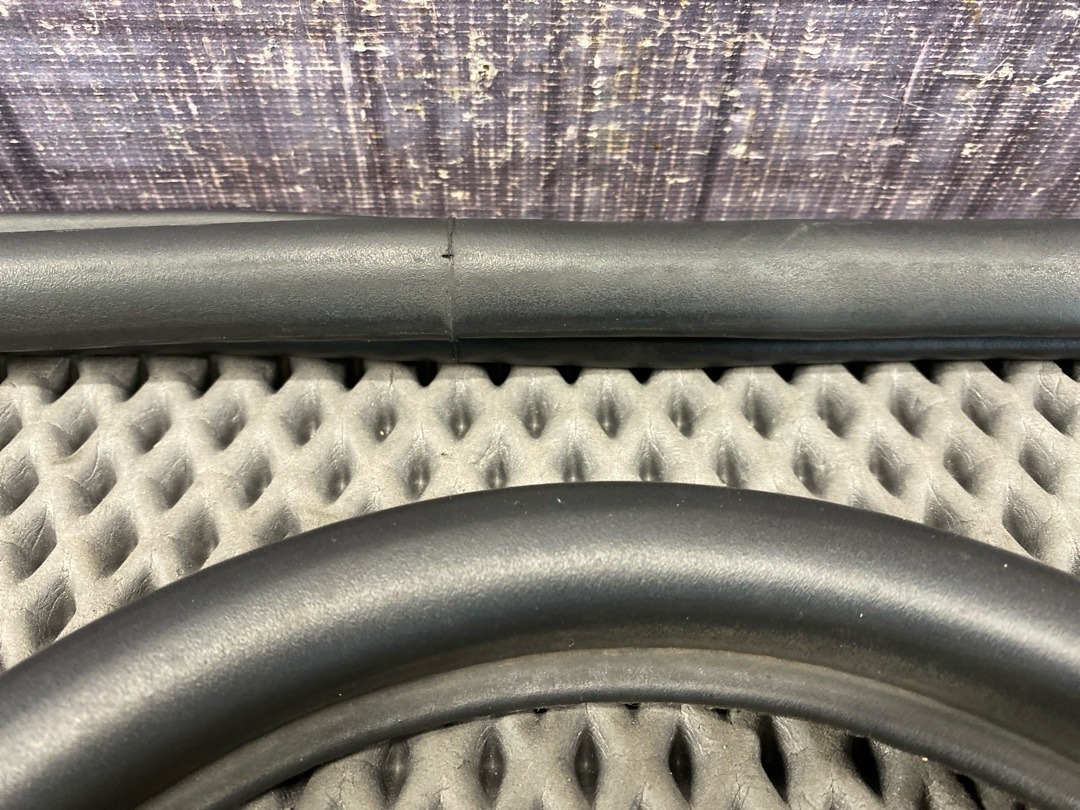 Уплотнитель крышки багажника, 1980 рублей, Красноярск