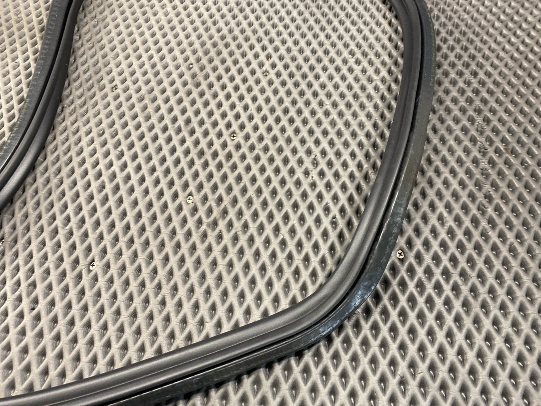 Уплотнитель крышки багажника, 1980 рублей, Красноярск