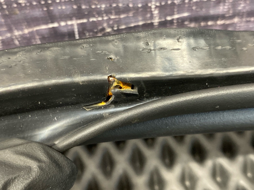 Уплотнитель крышки багажника, 1980 рублей, Красноярск