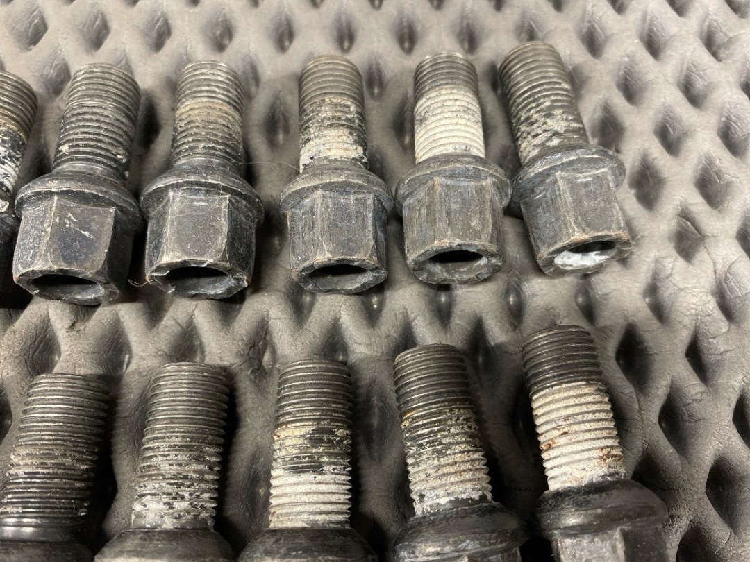 Комплект колесных болтов, 3110 рублей, Красноярск