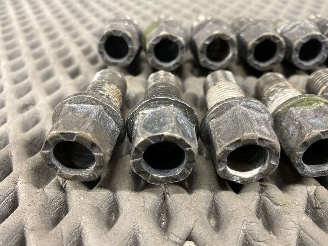 Комплект колесных болтов, 3110 рублей, Красноярск