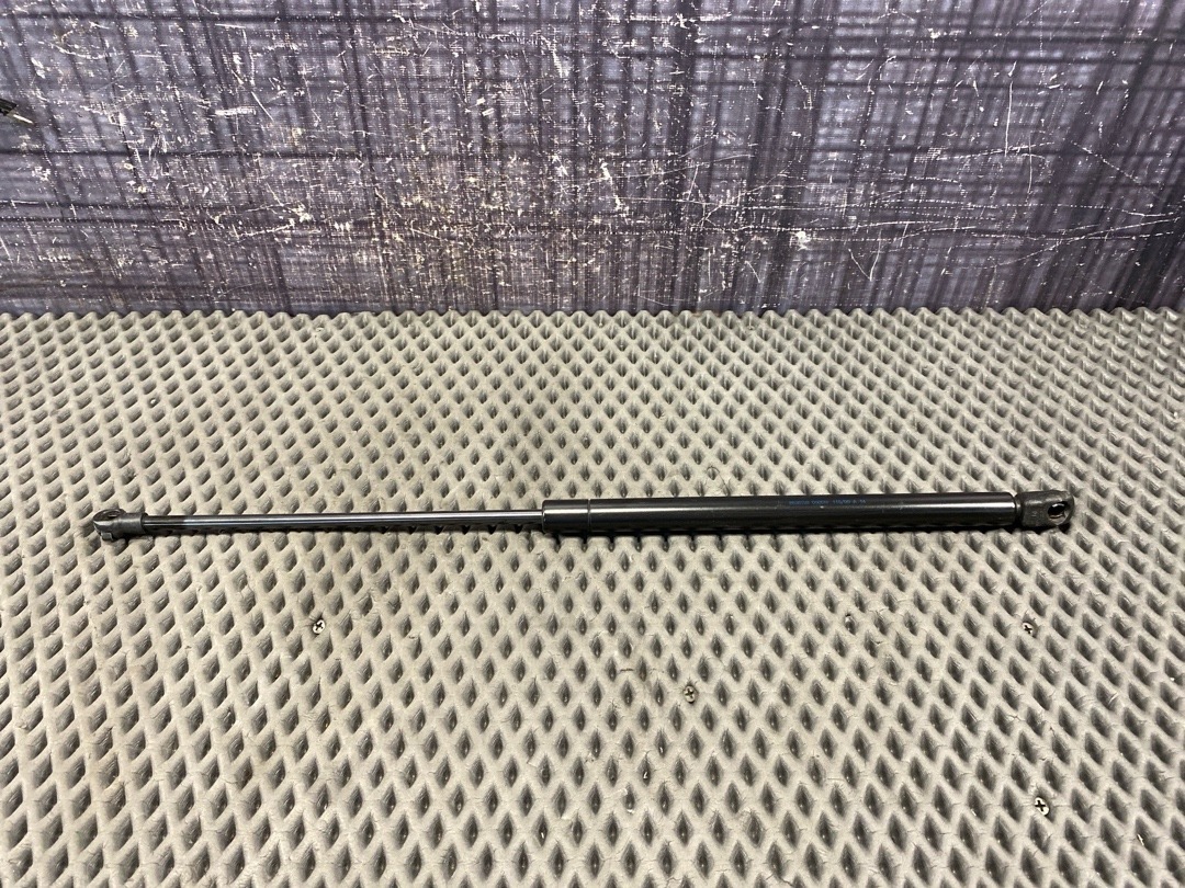 Амортизатор багажника, 920 рублей, Красноярск