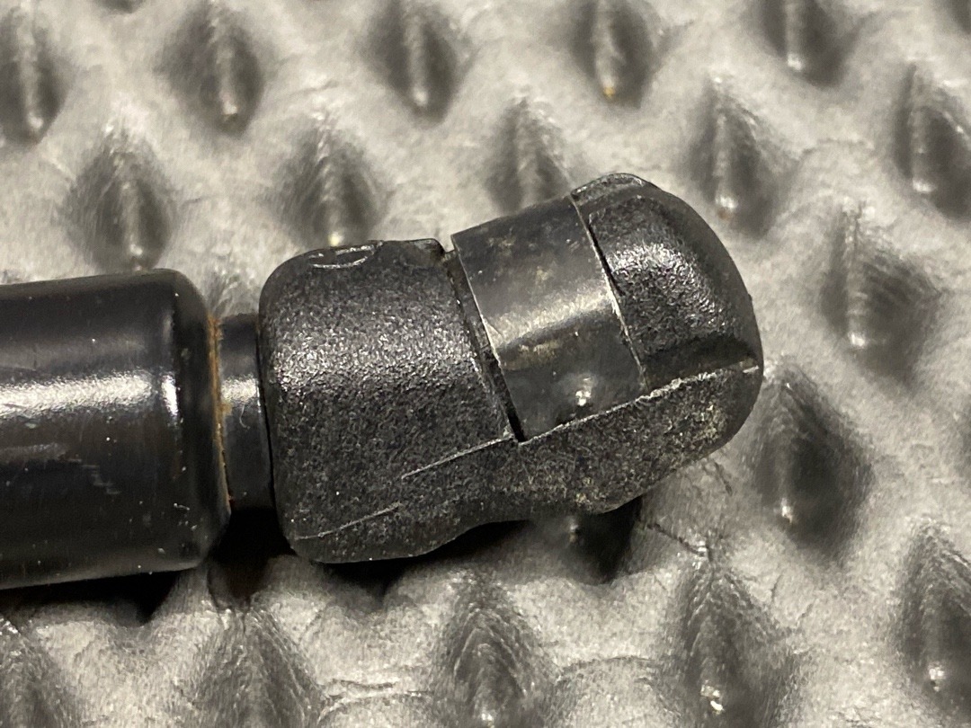 Амортизатор багажника, 920 рублей, Красноярск