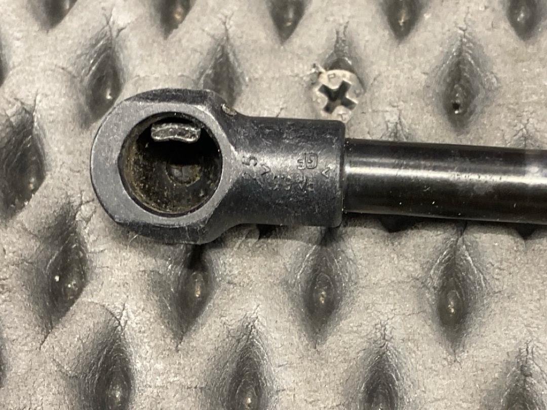 Амортизатор багажника, 920 рублей, Красноярск