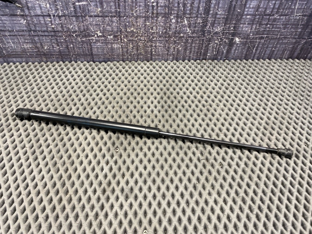 Амортизатор багажника, 920 рублей, Красноярск