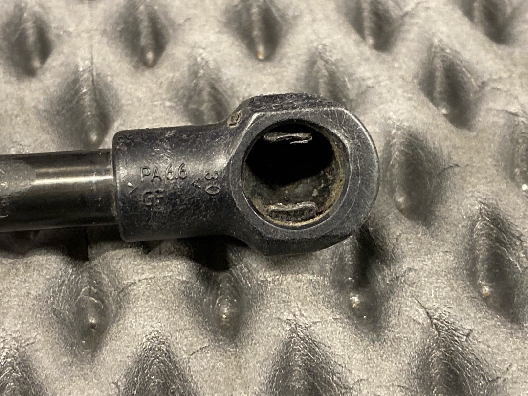 Амортизатор багажника, 920 рублей, Красноярск