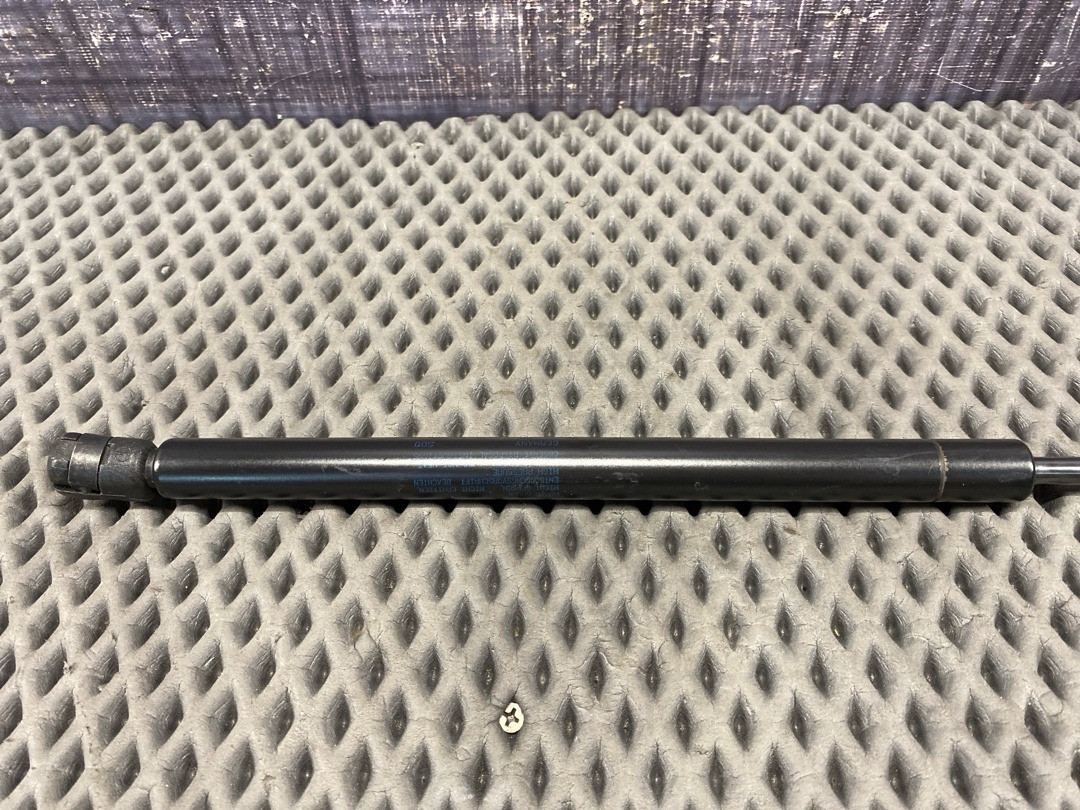 Амортизатор багажника, 920 рублей, Красноярск