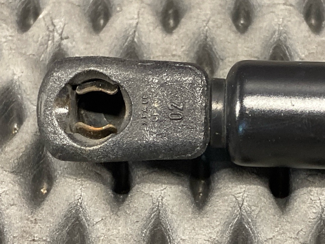 Амортизатор багажника, 920 рублей, Красноярск