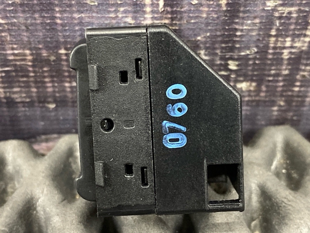 Кнопка стеклоподъемника, 510 рублей, Красноярск