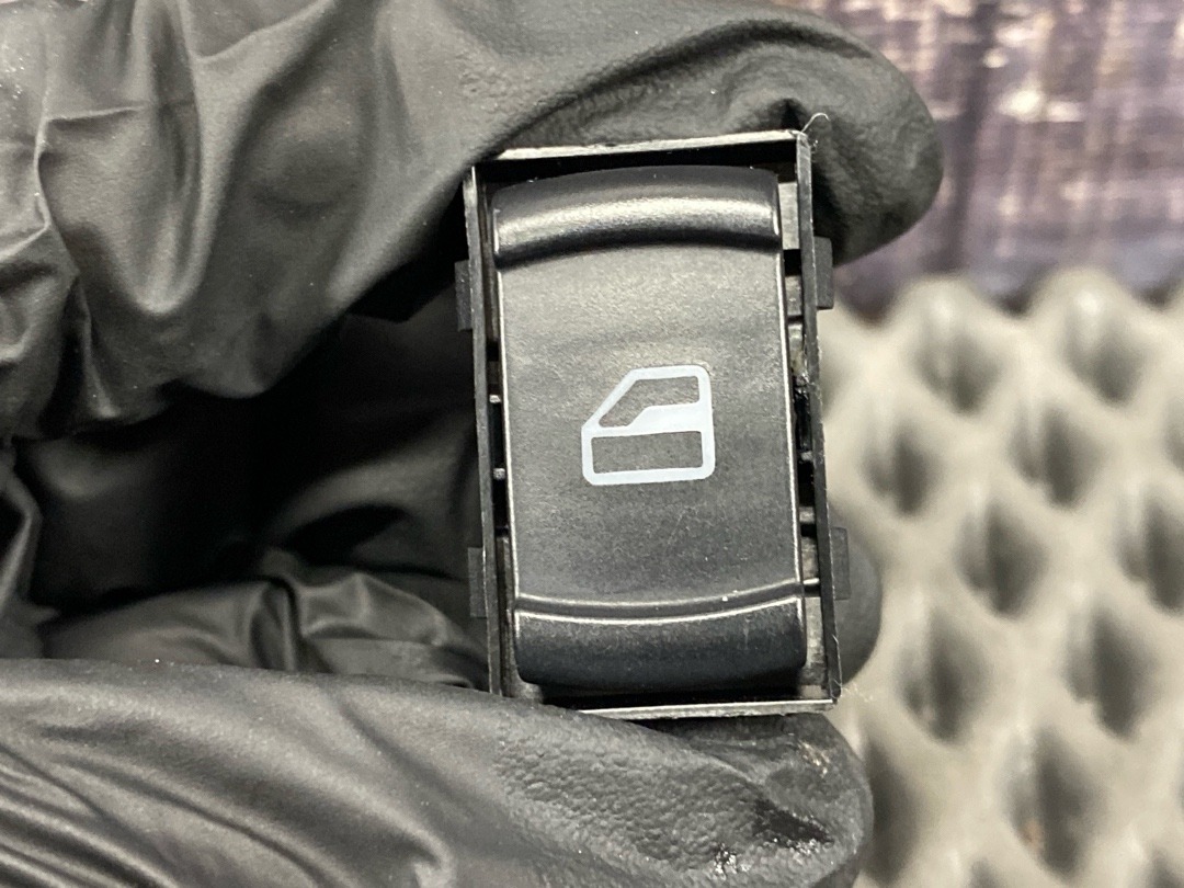 Кнопка стеклоподъемника, 510 рублей, Красноярск