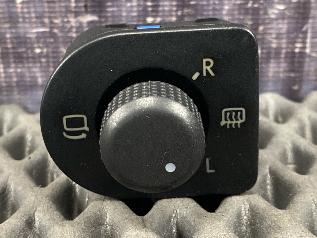 Кнопка регулировки зеркал, 2060 рублей, Красноярск