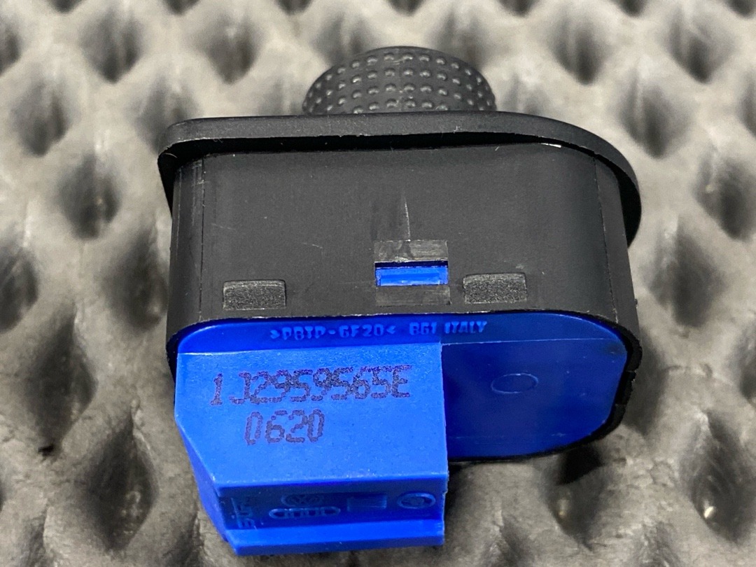 Кнопка регулировки зеркал, 2060 рублей, Красноярск