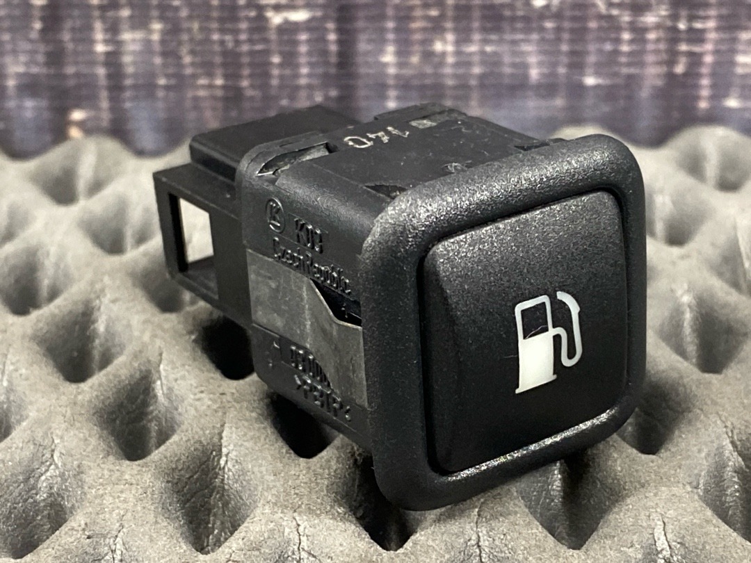 Кнопка лючка бензобака, 720 рублей, Красноярск