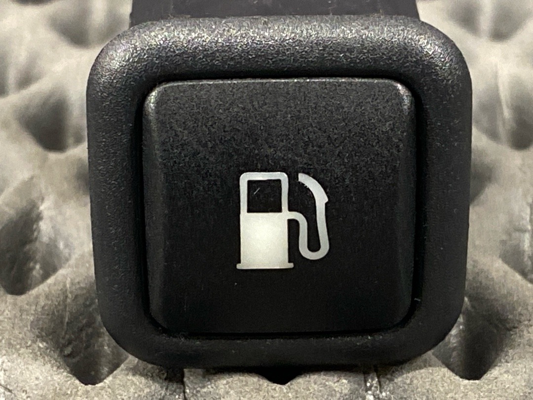 Кнопка лючка бензобака, 720 рублей, Красноярск