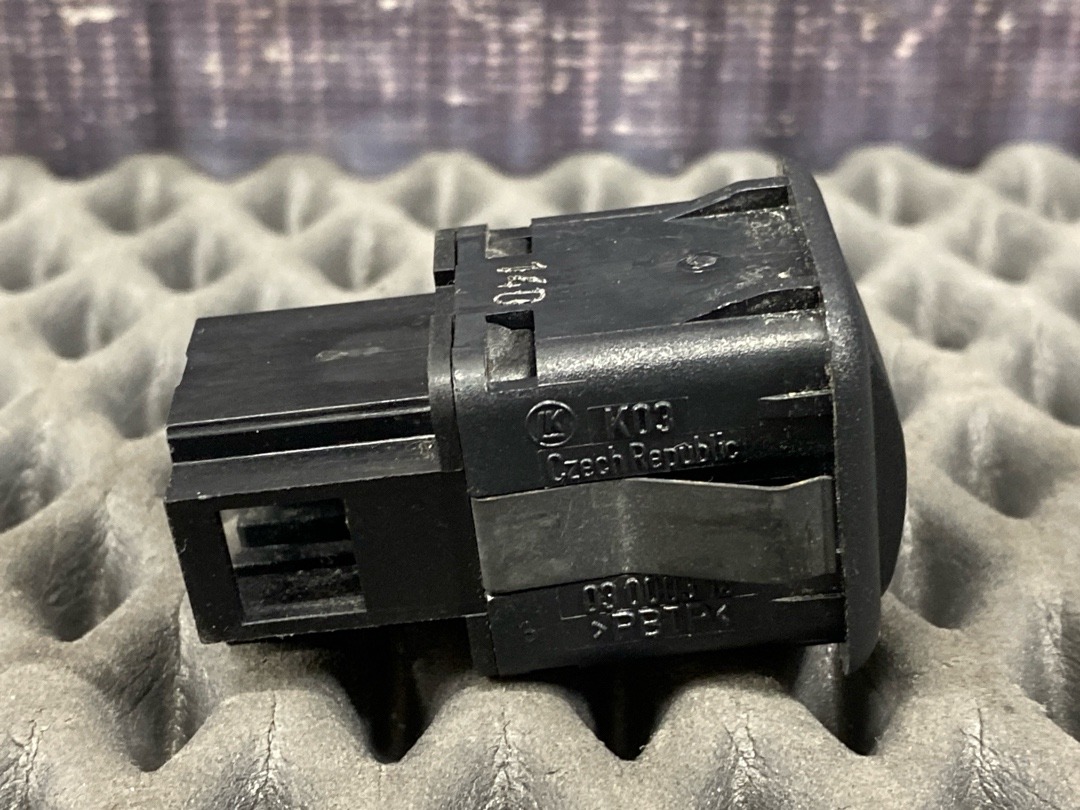 Кнопка лючка бензобака, 720 рублей, Красноярск