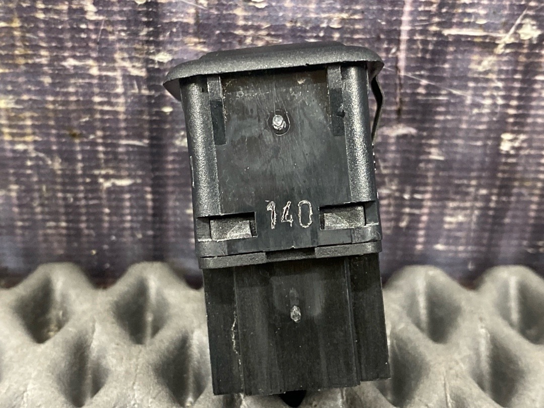 Кнопка лючка бензобака, 720 рублей, Красноярск