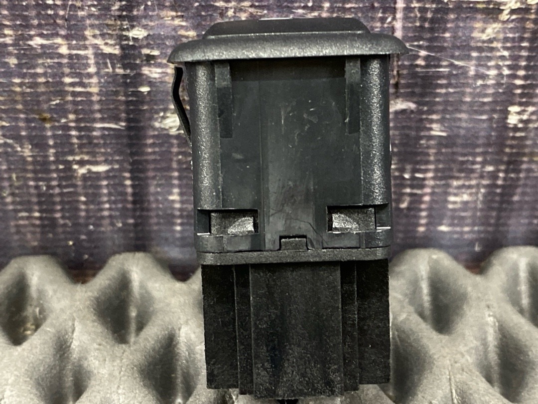 Кнопка лючка бензобака, 720 рублей, Красноярск