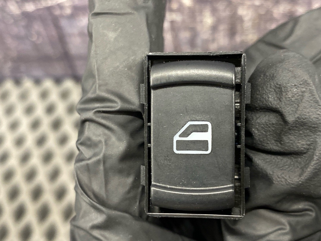 Кнопка стеклоподъемника, 510 рублей, Красноярск