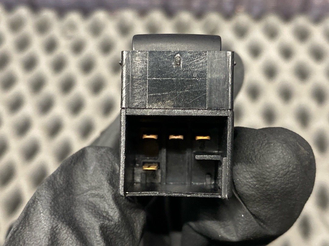 Кнопка стеклоподъемника, 510 рублей, Красноярск