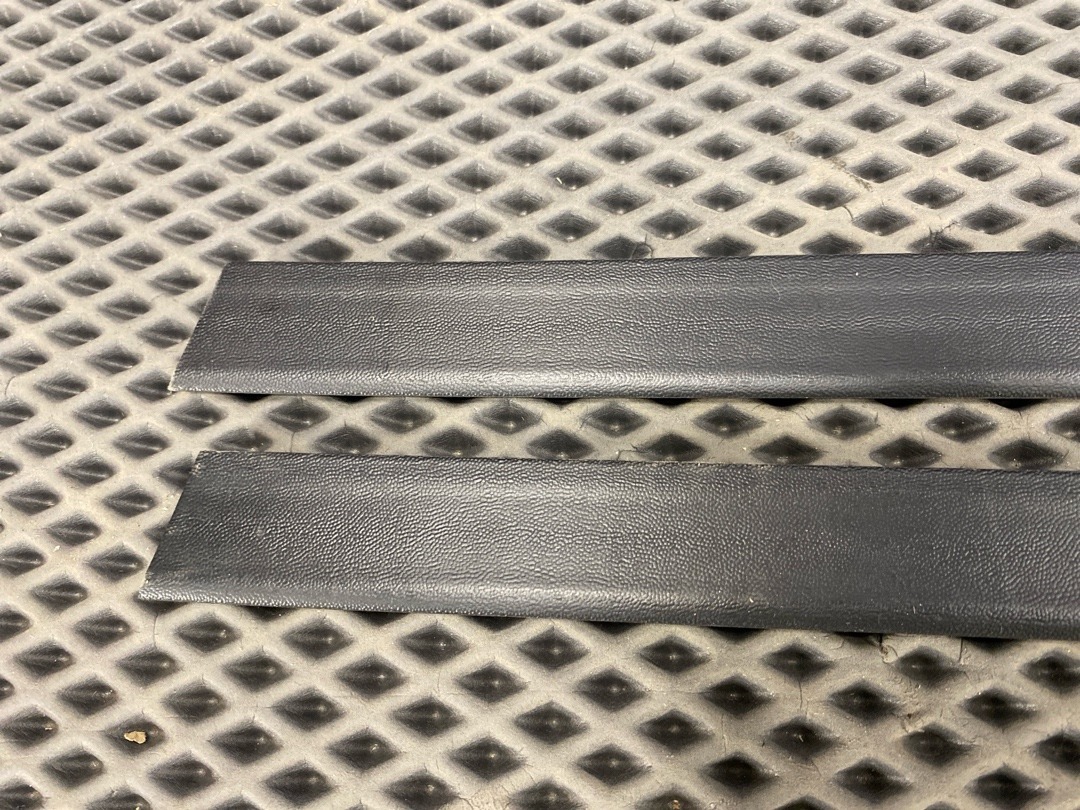 Комплект накладок на порог, 2880 рублей, Красноярск